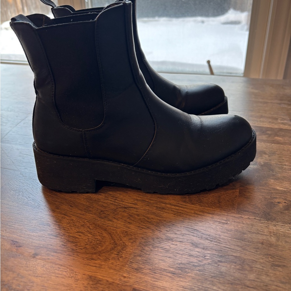 Dirty Laundry Black Ankle Booties